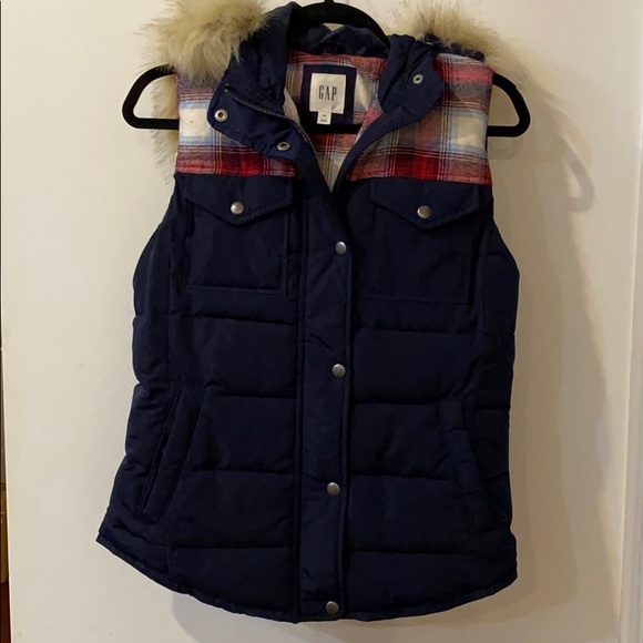 Gap + Pendleton Faux Fur Vest - Picture 2 of 10